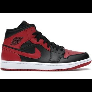 Air Jordan 1 mid banned gs